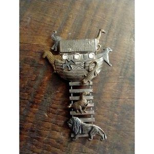 Vintage Noahs Ark Pin Brooch Mixed Metal Elephant Giraffe Zebra Boat Lion D5